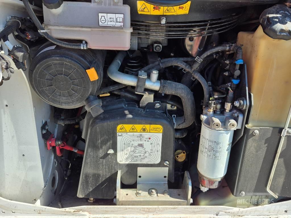 Bobcat S 76 滑移装载机