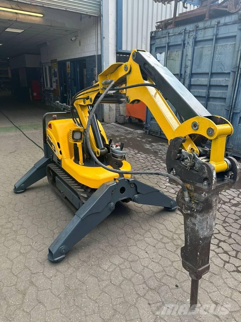 Brokk 90 小型挖掘机