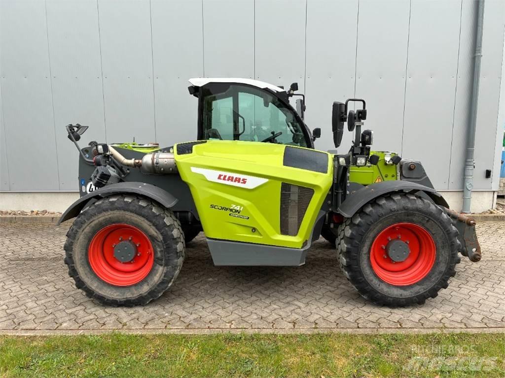 CLAAS Scorpion 741 伸缩臂叉装车|叉装车