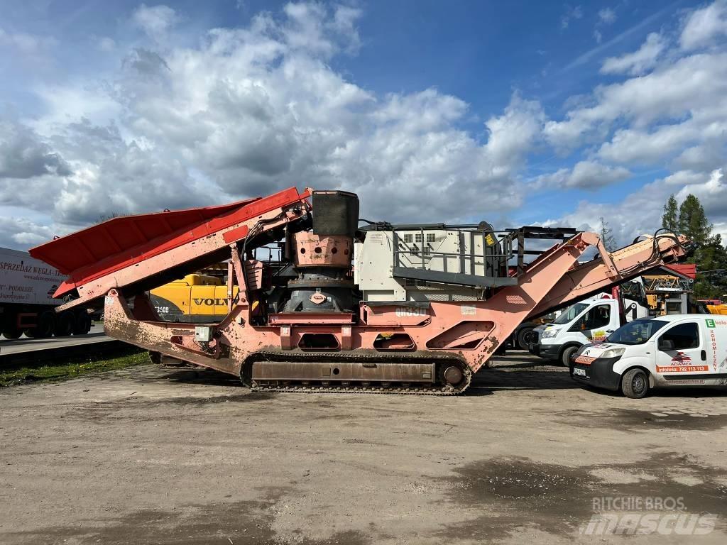 Sandvik QH 330 移动式破碎机