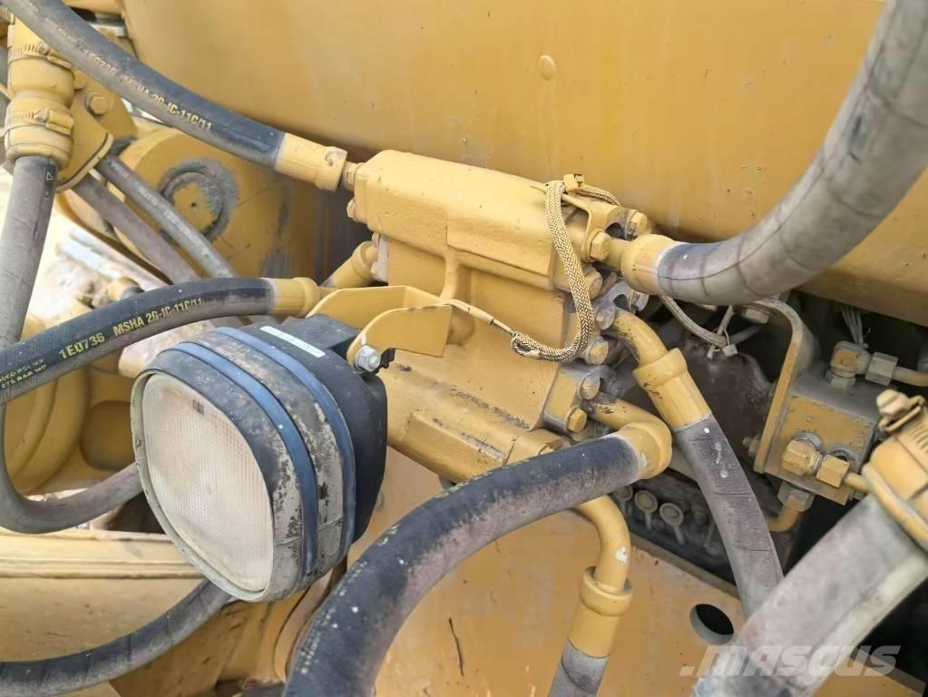 CAT D 8 T 履带式推土机