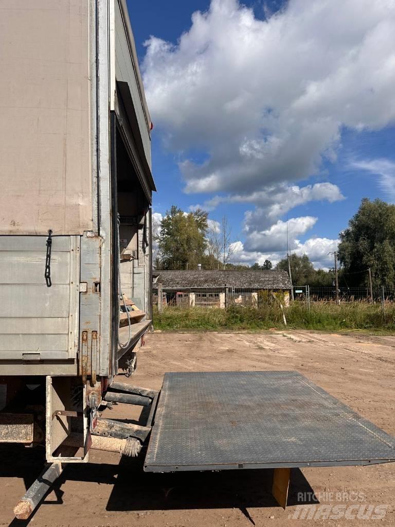 Iveco Stralis AT 190 起重车