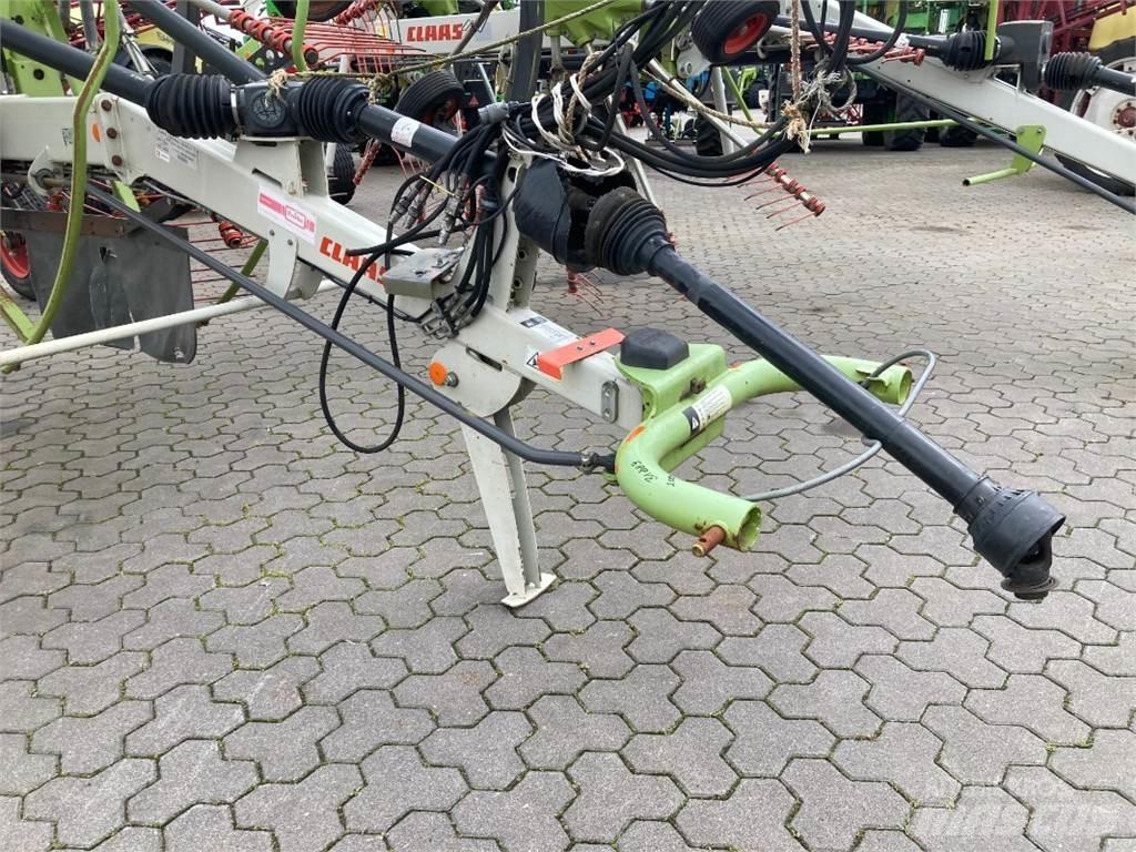 CLAAS Liner 2800 收割机