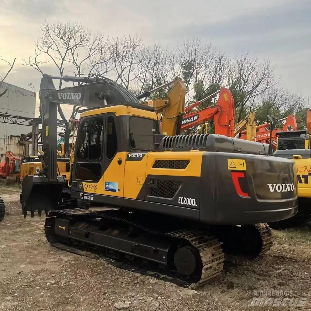 Volvo EC200DL 履带挖掘机