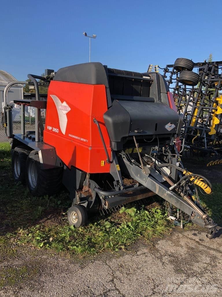 Kuhn 2160 VBP 圆捆打捆机