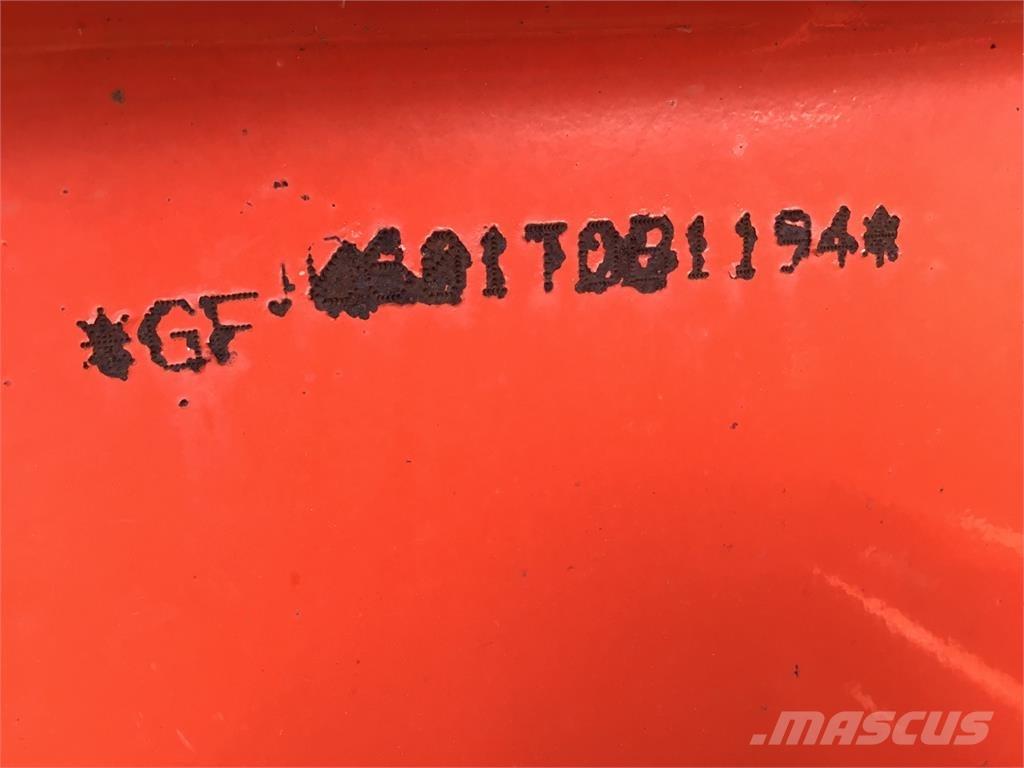 Kuhn GF10601TO 犁耙和摊草机