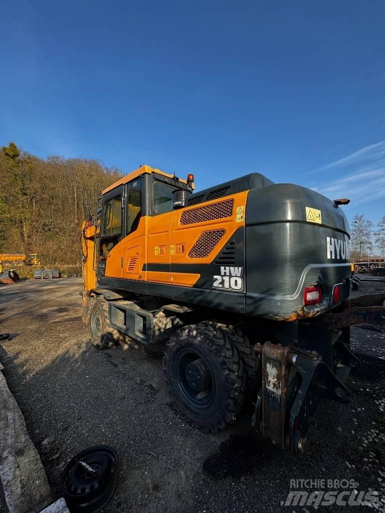 Hyundai HW 210 轮式挖掘机