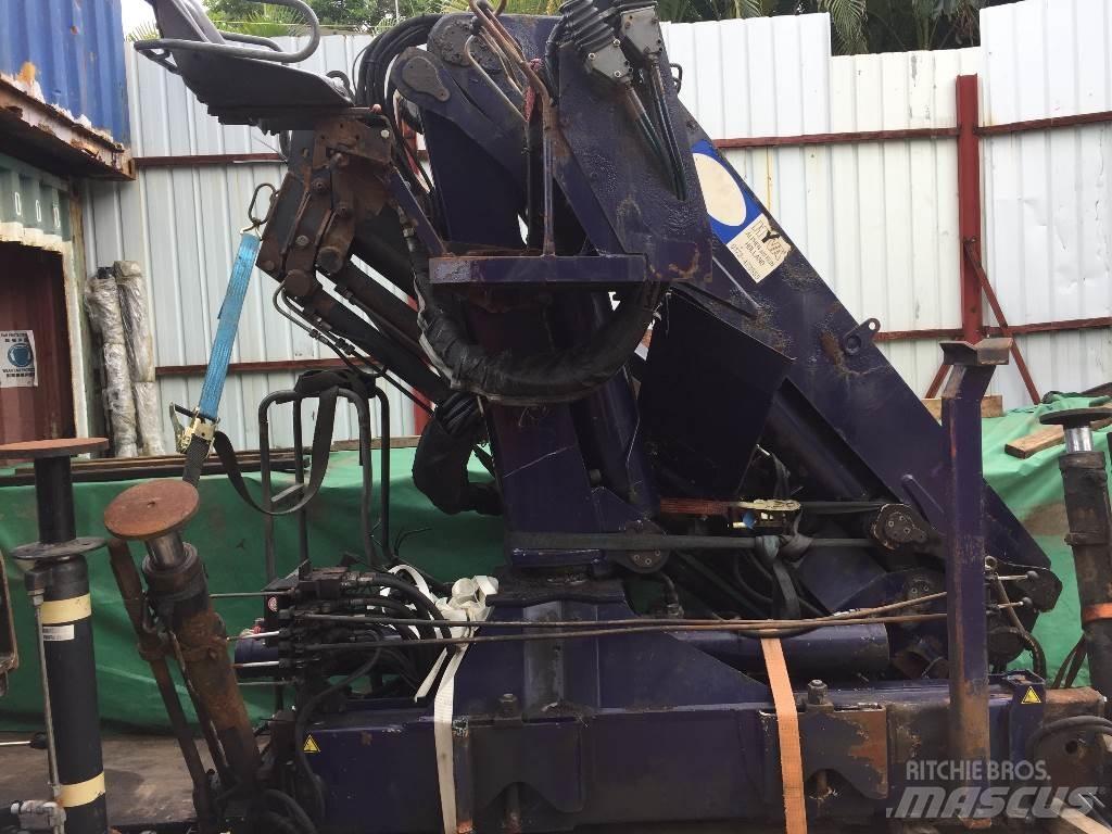 HMF 2223K3 随车折臂吊
