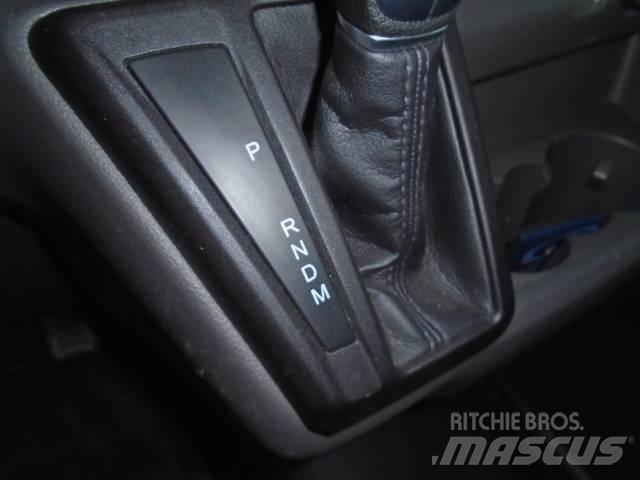 Ford Transit 250 大型面包车