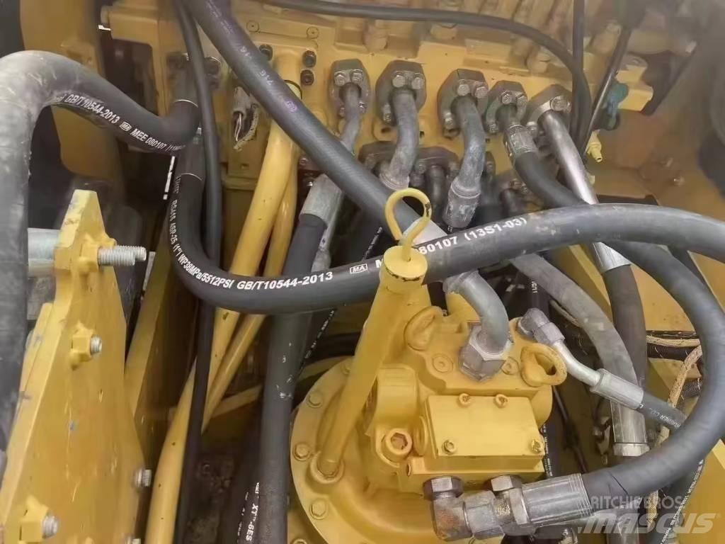 CAT 320 D 履带挖掘机