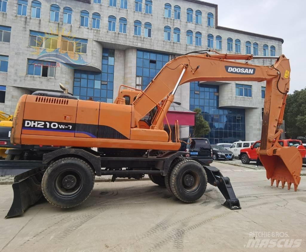 Doosan DH 210 W-7 轮式挖掘机
