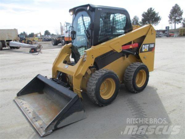 CAT 236 D 滑移装载机