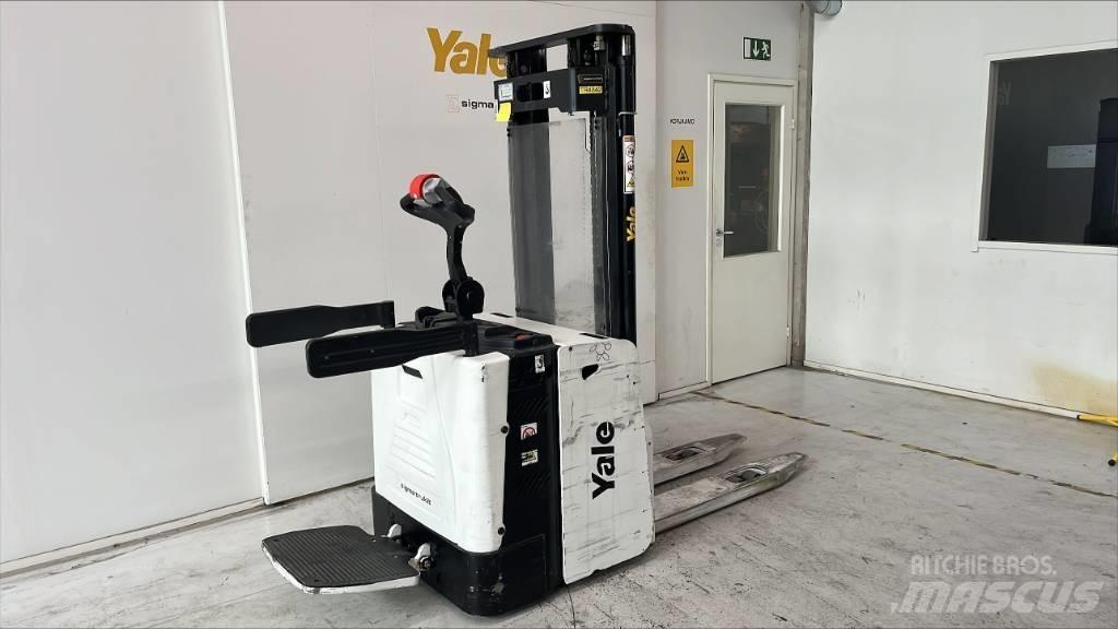 Yale MS15X 行走式堆垛机