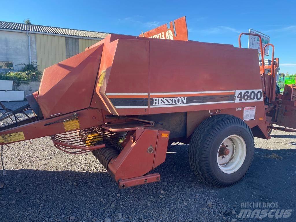 Hesston 4600 方捆打捆机