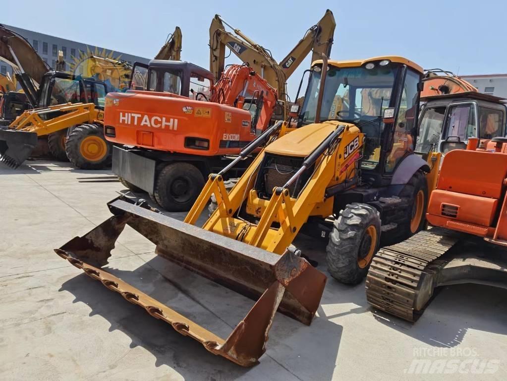 JCB 3CX 反铲装载机