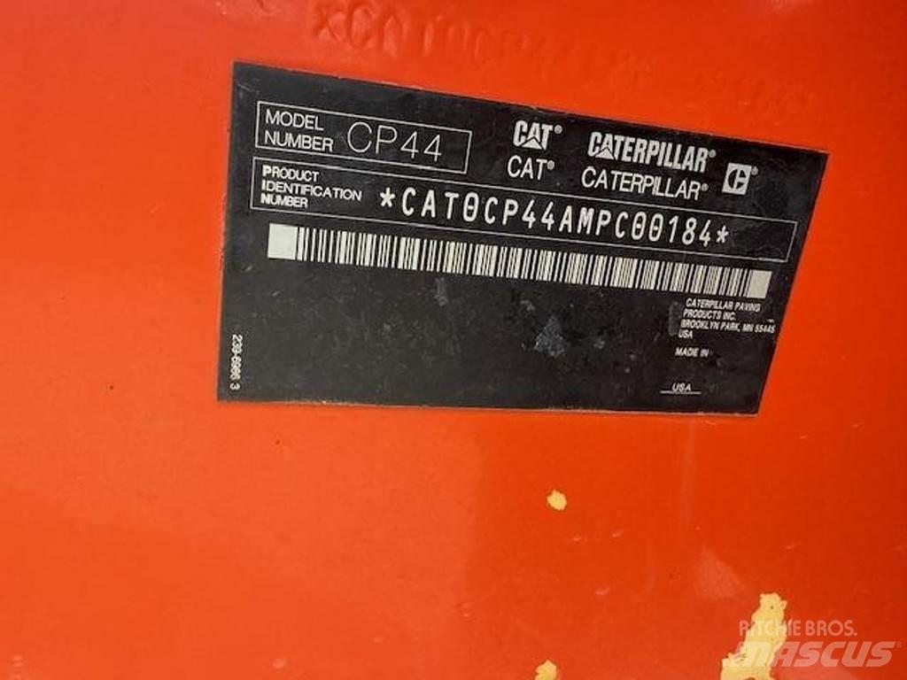 CAT CP44 其他压路机