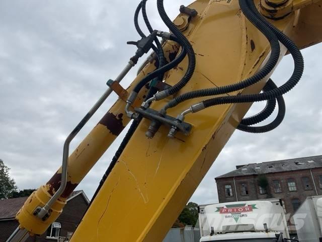 Komatsu PW110MR-11 轮式挖掘机