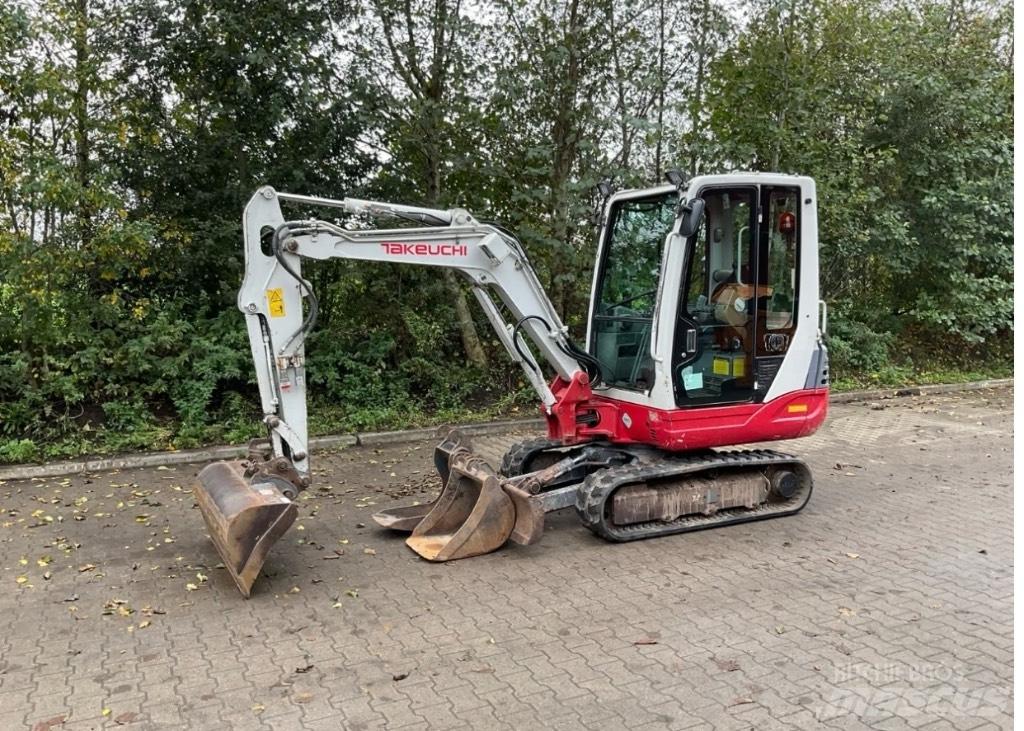 Takeuchi TB228 小型挖掘机