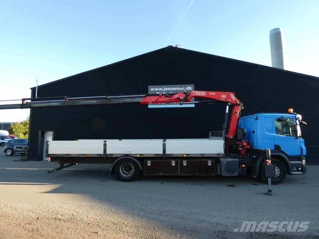 Scania P 320 起重车