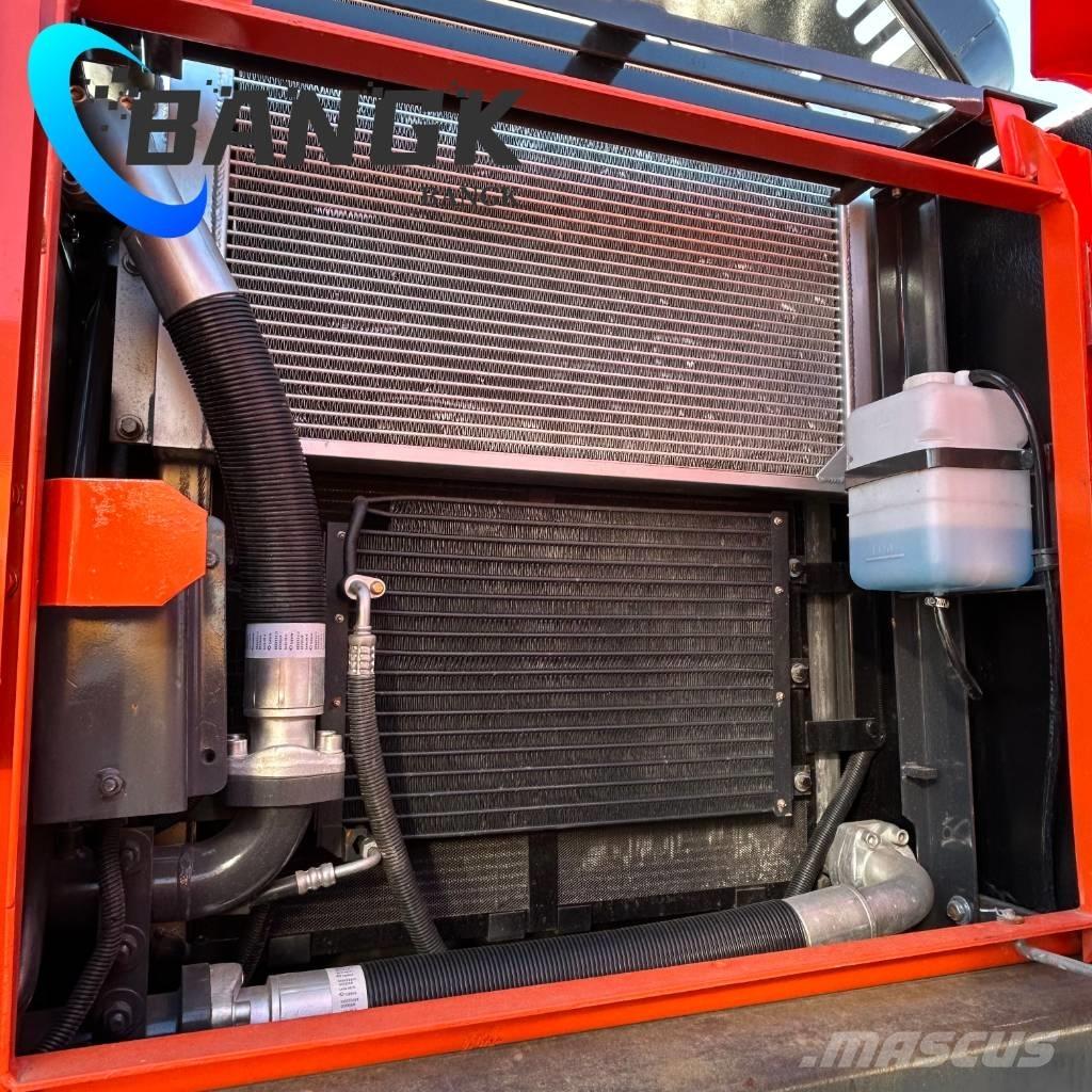 Doosan DX225LCA 履带挖掘机