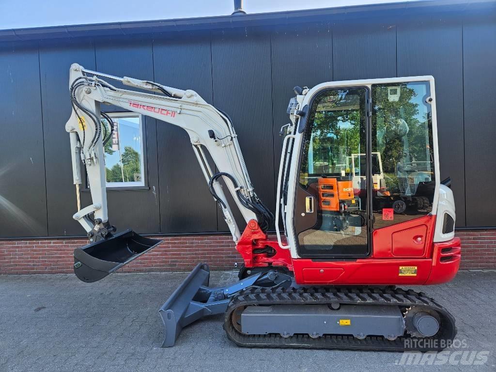 Takeuchi TB 240 小型挖掘机