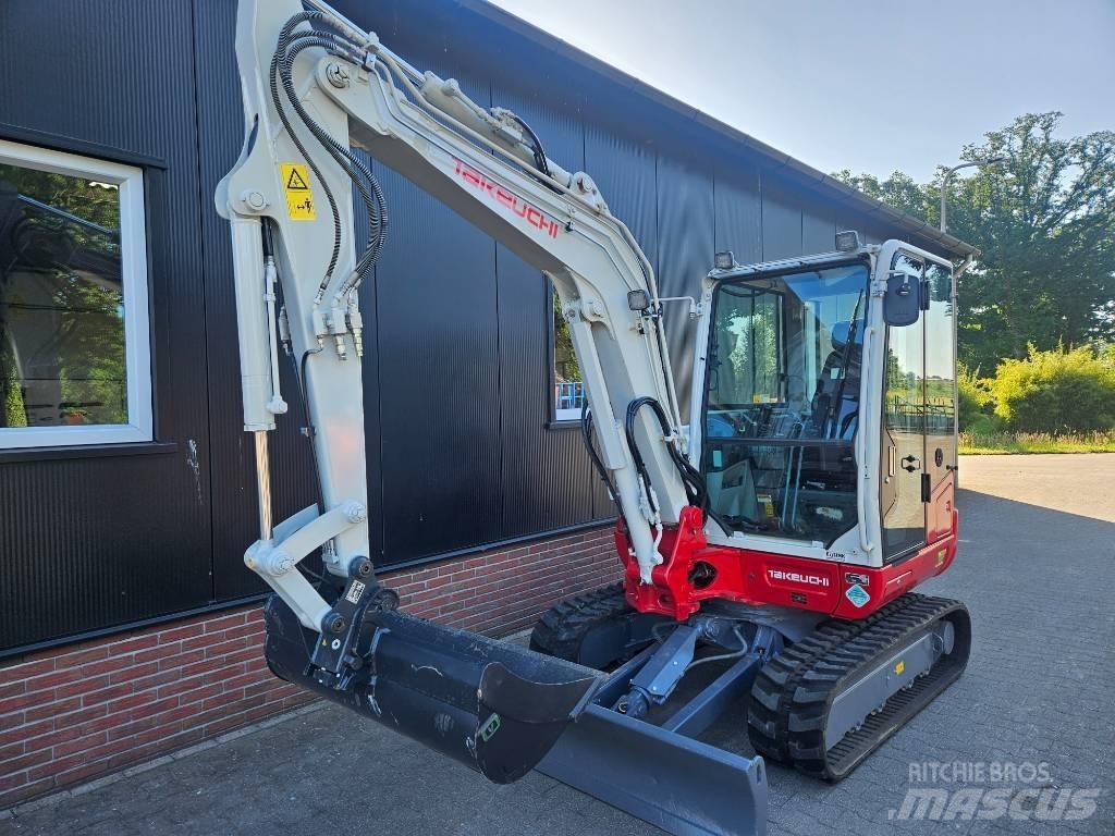 Takeuchi TB 240 小型挖掘机