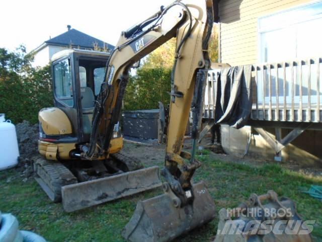 CAT 303 CR 小型挖掘机
