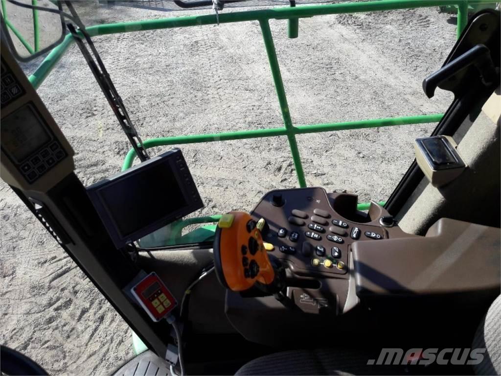John Deere 7350 自走式青贮饲料收割机