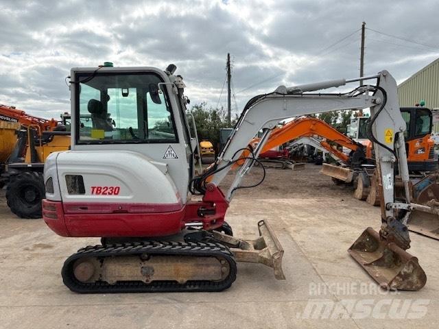 Takeuchi TB 230 小型挖掘机