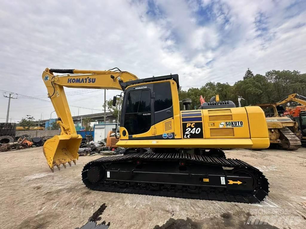 Komatsu PC 240 履带挖掘机