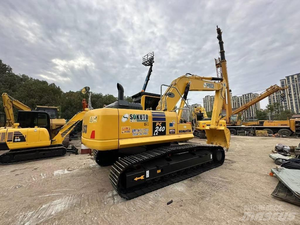 Komatsu PC 240 履带挖掘机