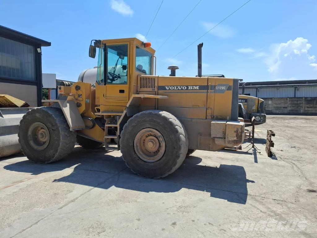 Volvo L 120 C 轮式装载机
