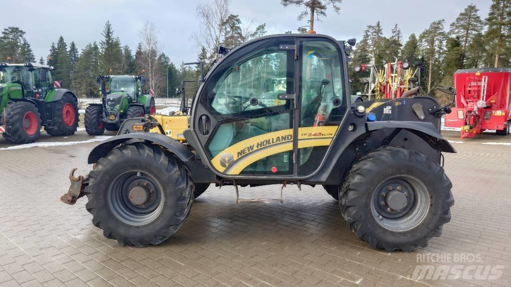 New Holland TH 7.42 伸缩臂叉装车|叉装车