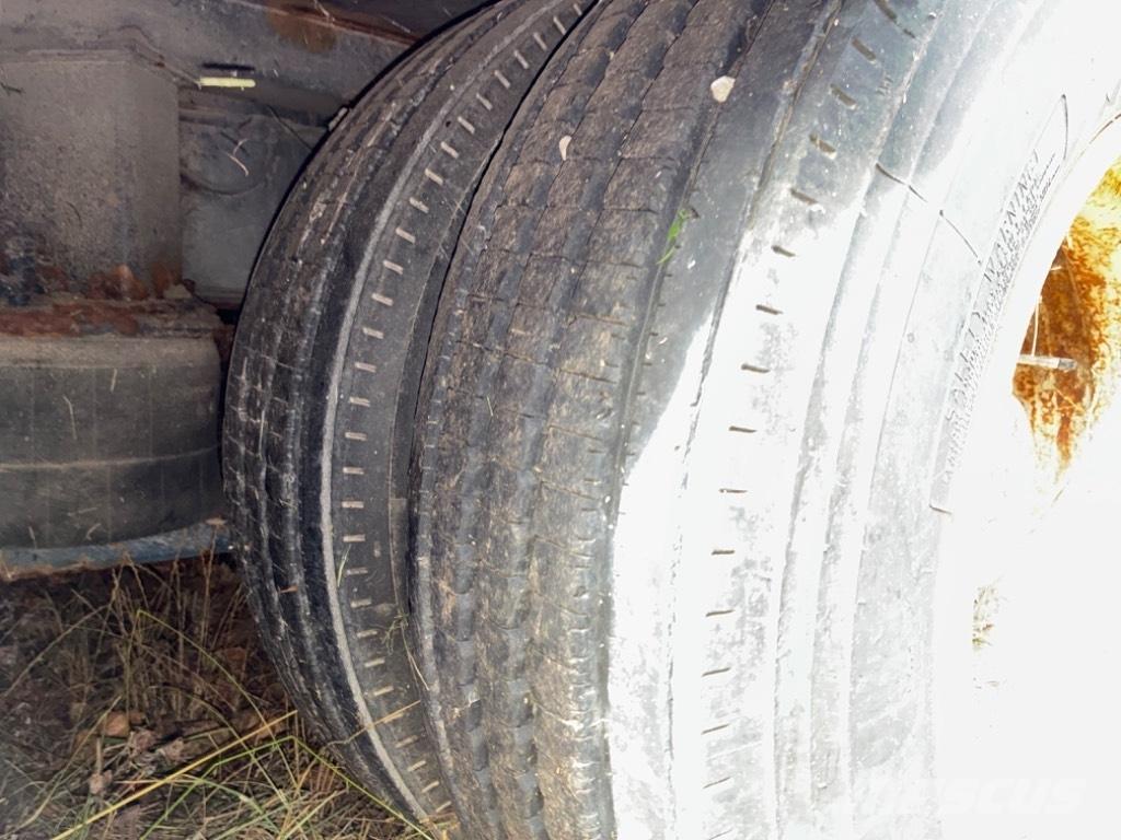 Nooteboom OSD 58 04V 低平板半挂车
