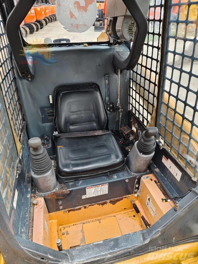 CAT 226c 滑移装载机