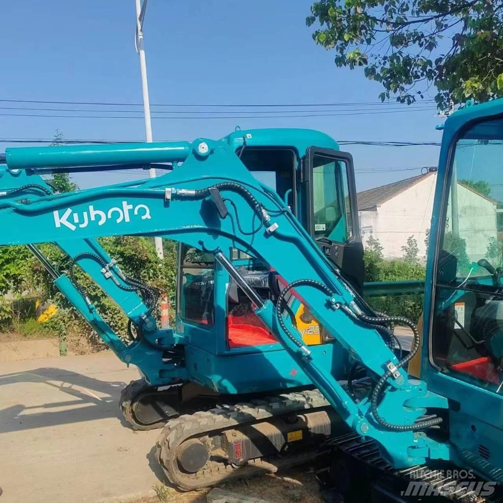 Kubota U 25 小型挖掘机