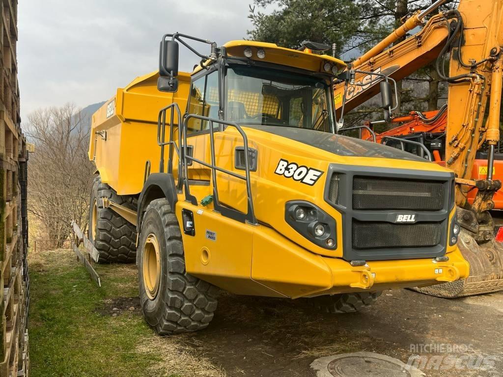 Bell B30E 4x4 铰接式自卸车
