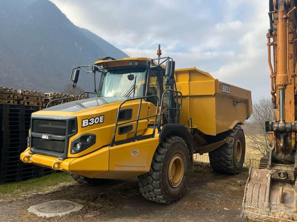 Bell B30E 4x4 铰接式自卸车