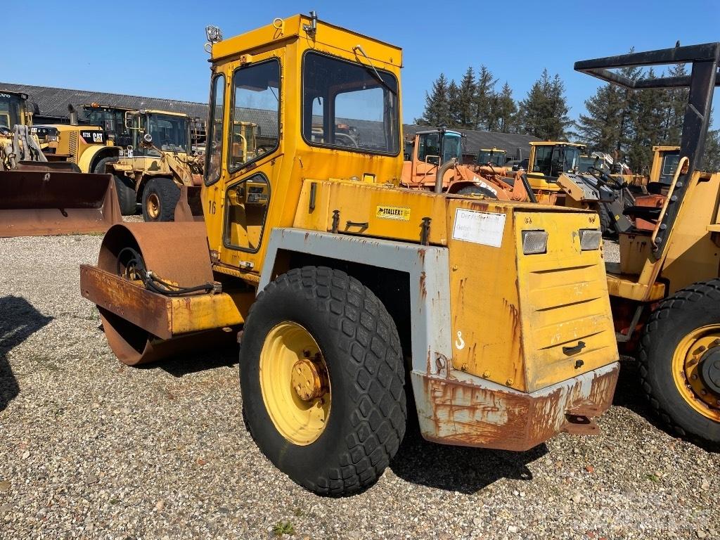 Bomag BW172 单轮压路机