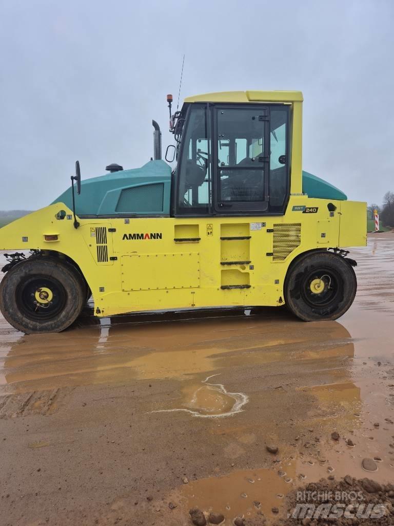 Ammann ART 240 胶轮压路机