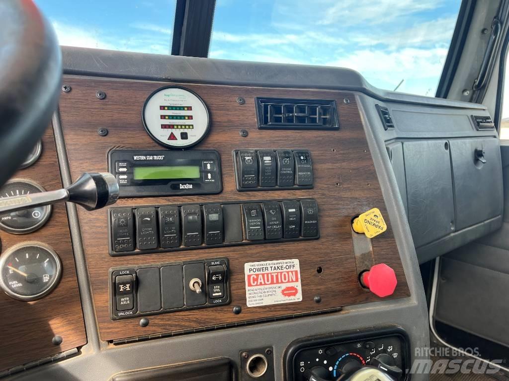 Western Star 4900 履带起重机