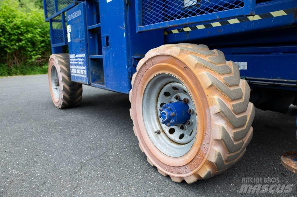 SkyJack 8841 RT 剪叉式升降机