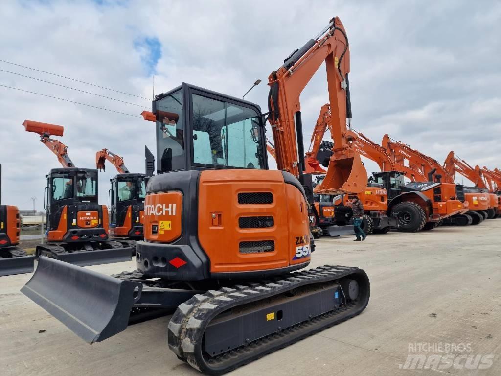 Hitachi ZX55U-6 小型挖掘机