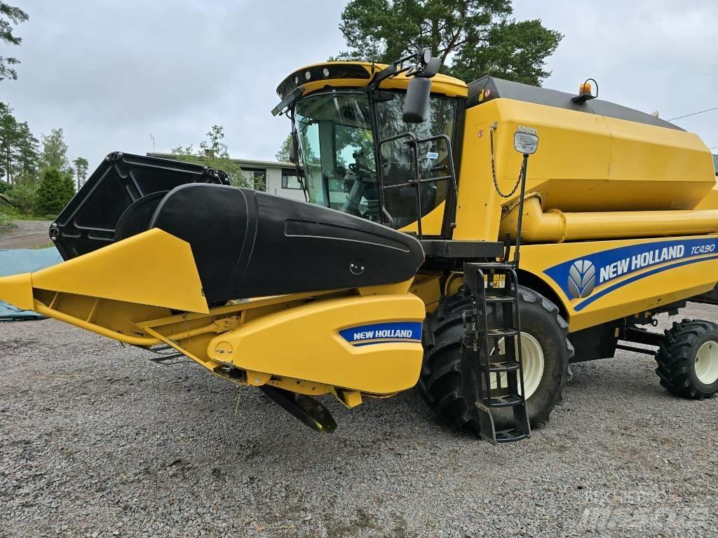 New Holland TC 4.90 联合收割机