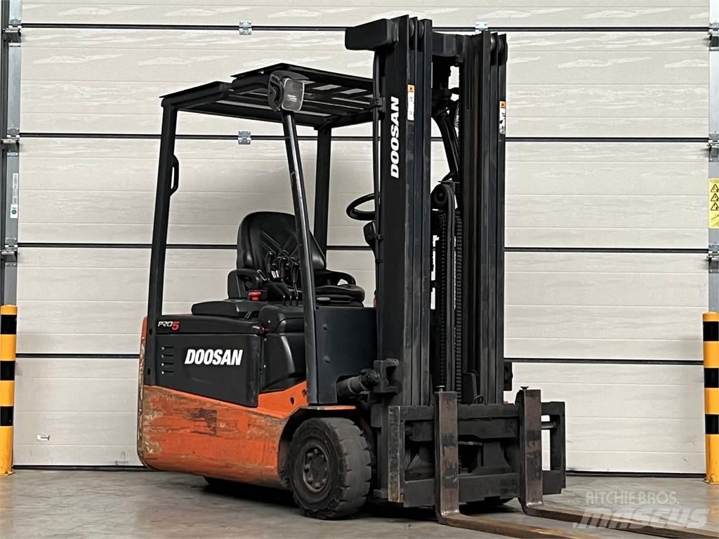 Doosan B18T-5 电动叉车