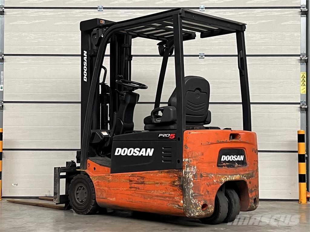 Doosan B18T-5 电动叉车