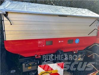 Kverneland CL 1300 矿物肥料撒播机