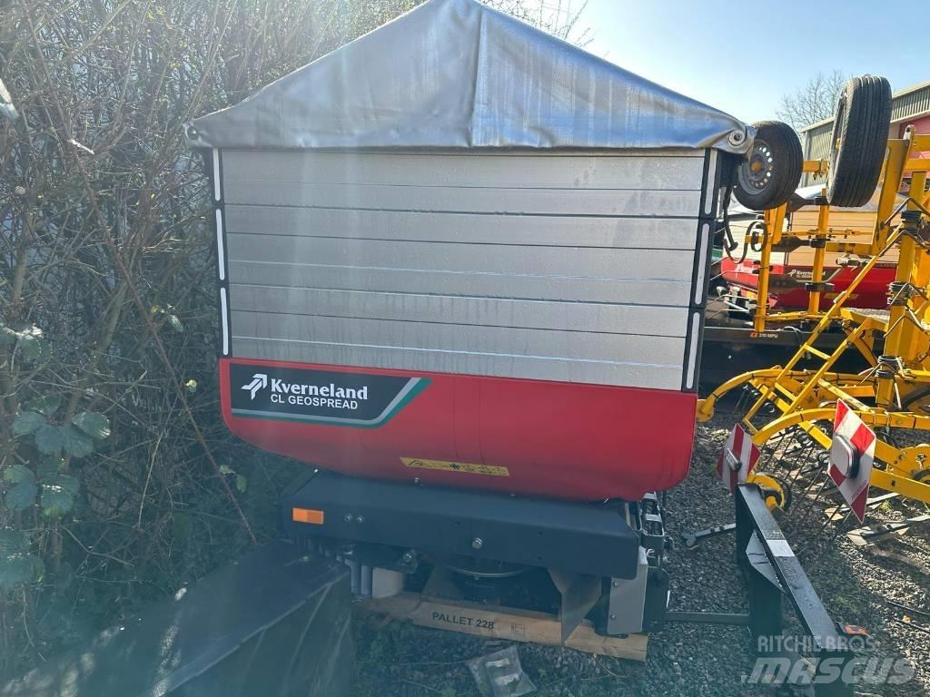 Kverneland CL 1300 矿物肥料撒播机