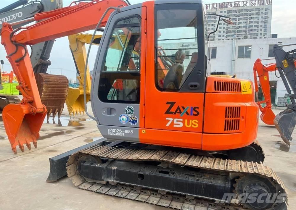 Hitachi ZX 75 小型挖掘机