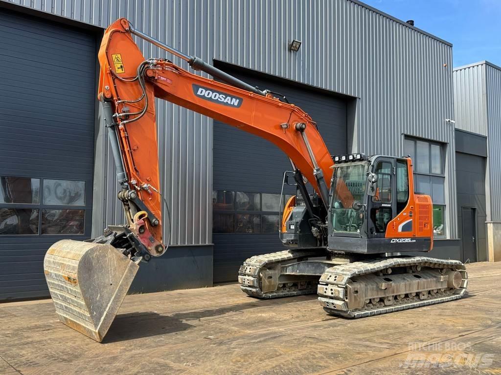 Doosan DX235LCR-5 履带挖掘机